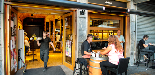 Bar Plaza